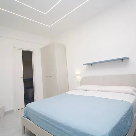 Sabbia E Sole Πανσιόν 4*